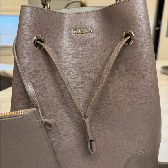 Furla Taupe Leather Bucket Bag NWOT - Picture 3 of 8